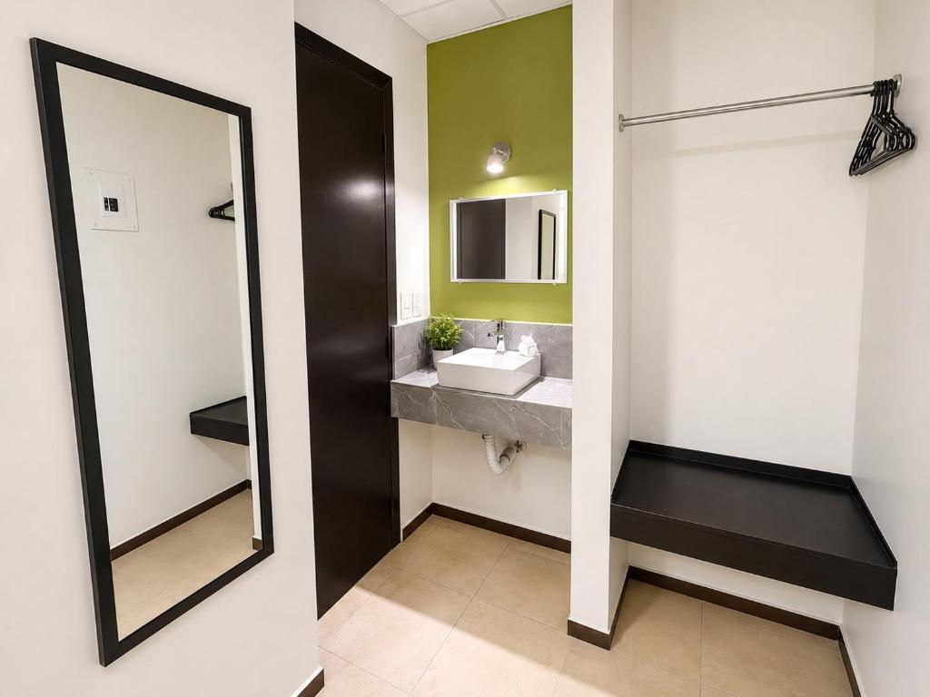 Guest room facilities at Hotel Plazha Express